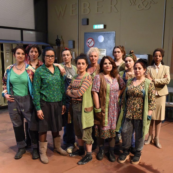 v.l.n.r.: Jeiny Cortés, Àngels Capell, Magda Agudelo Moreno, Stela Katic, Esrah Ugurlu, Katja Schmidt-Oehm, Fermesk Mustafa Abdolrahman, Maria Kravchenko, Larissa Ivleva, Thuraya Qashanna, Dahab Borke