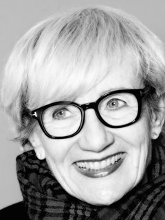 Theaterhausgründerin, Bühnen- und Kostümbildnerin Gudrun Schretzmeier