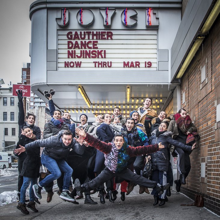 Gauthier Dance vor dem Joyce Theatre in New York
