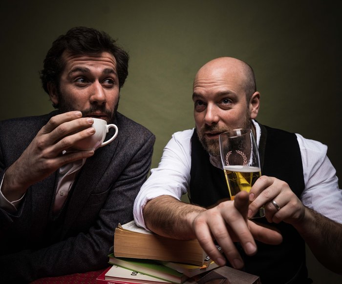 Stefan Leonhardsberger trinkt Kaffee, Stephan Zinner trinkt Bier