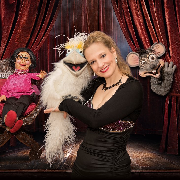 Murzarella mit drei Handpuppen