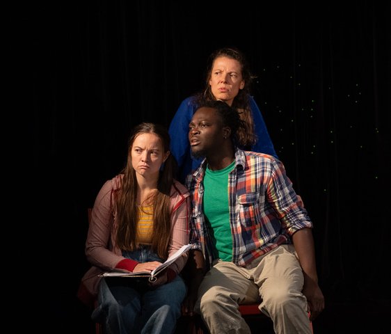 Das Ensemble von "Theatre La Lune" auf der Bühne