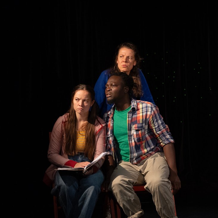 Das Ensemble von "Theatre La Lune" auf der Bühne