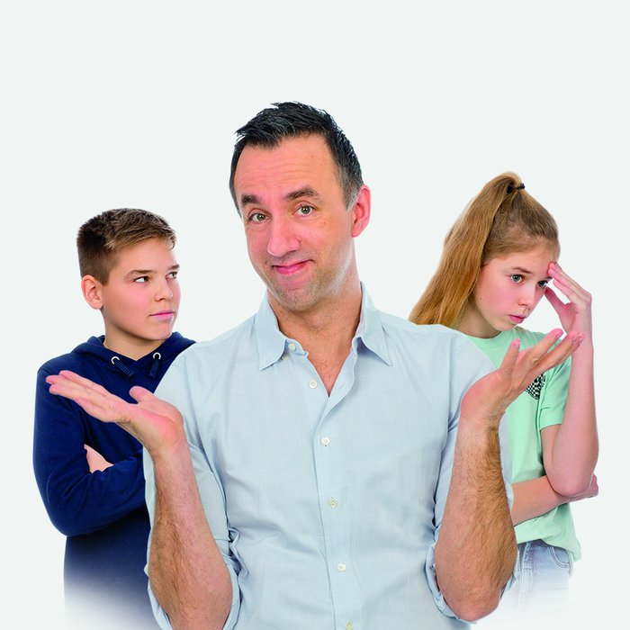 Matthias Jung mit zwei Jugendlichen im Teenageralter