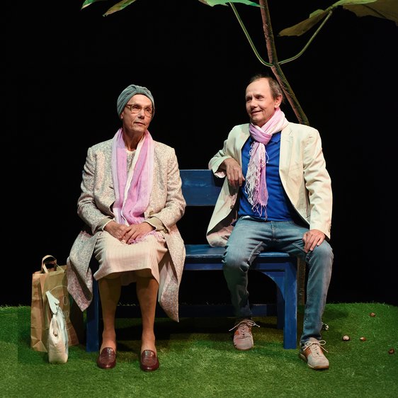 Schauspieler Stephan Moos in der Rolle der Mutter und des Sohnes