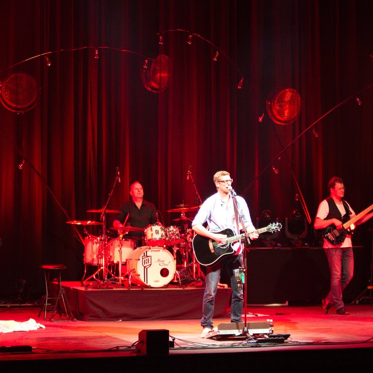 Band auf der Bühne