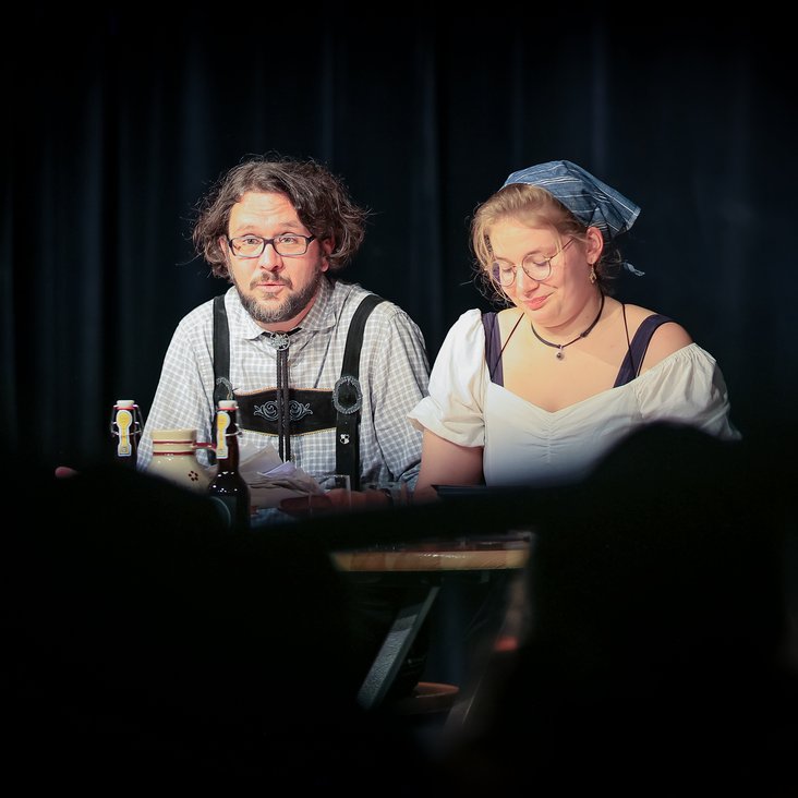 Johannes F. Kretschmann und Hanna D. Stauß auf der Bühne