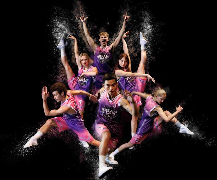 Die Tänzer:innen der Gauthier Dance JUNIORS sind in sportlichen Trikots und Posen abgebildet. Der Hintergrund ist schwarz.