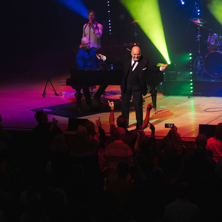 Das Ensemble von "The Billy Joel Songbook" live auf der Bühne