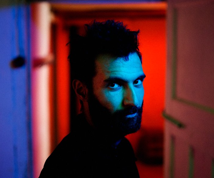 Ein Portrait des Jazzkünstlers Tigran Hamasyan