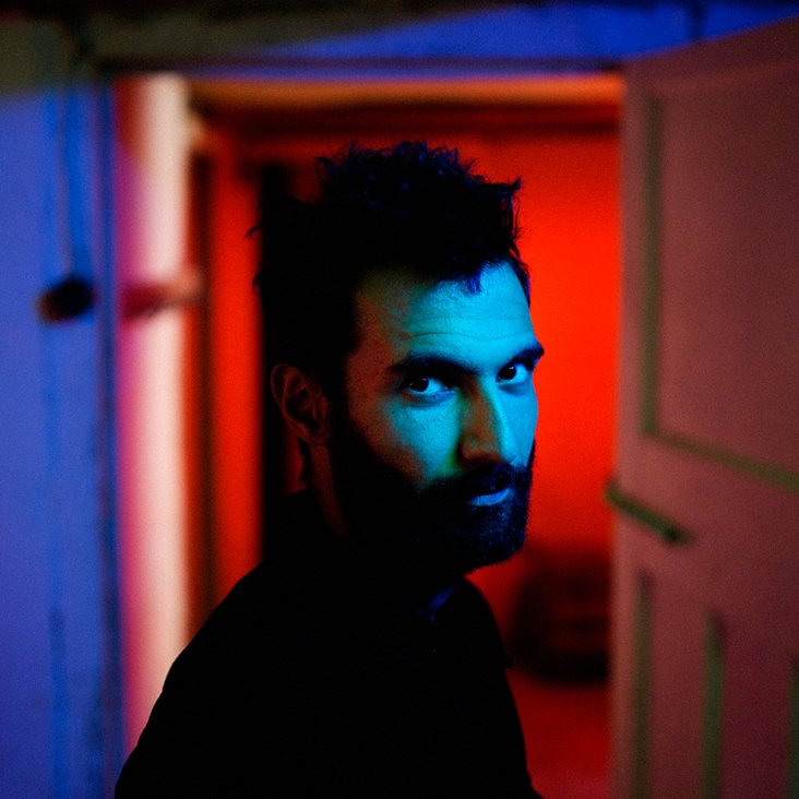 Ein Portrait des Jazzkünstlers Tigran Hamasyan