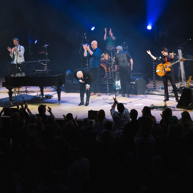 Das Ensemble von "The Billy Joel Songbook" live auf der Bühne