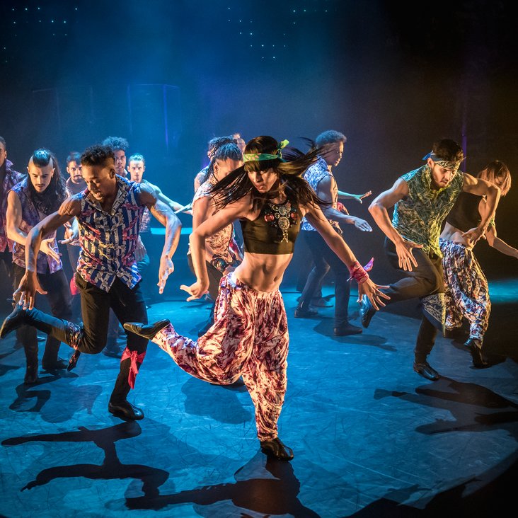 Das Ensemble von Ballet Revolución live auf der Bühne
