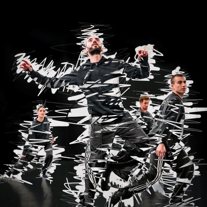 Tänzer:innen von Gauthier Dance bei den Proben zu "LUCK". Das Foto ist grafisch verfremdet mit weißen und schwarzen Überlagerungen, die wie Filzstift über dem Foto liegen.