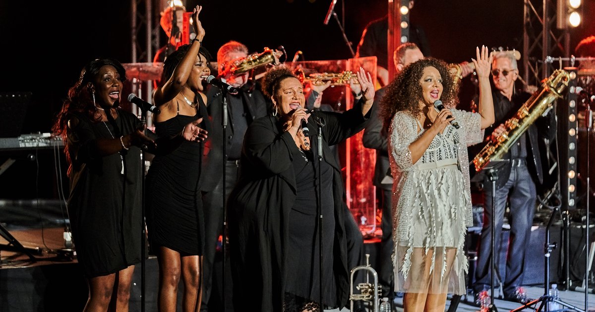 Sweet Soul Music Revue: RESPECT — The Aretha Franklin Story