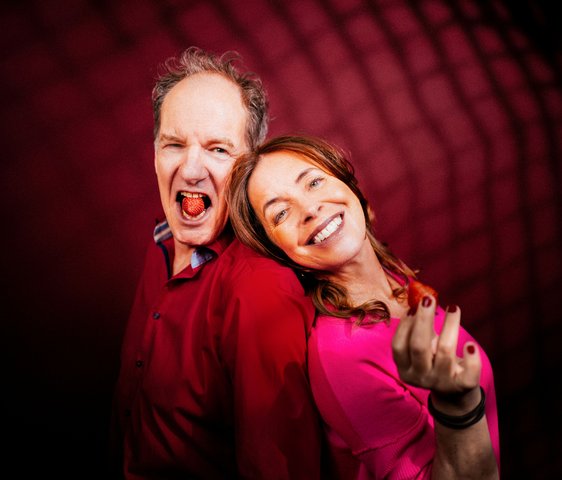 Das Foto zeigt Chin Meyer und Jana Welch