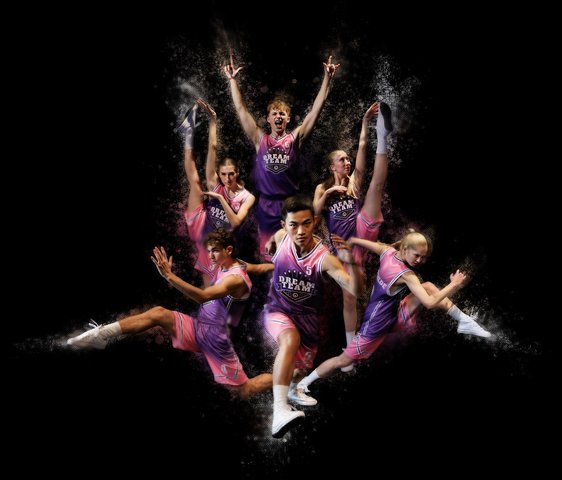 Die Tänzer:innen der Gauthier Dance JUNIORS sind in sportlichen Trikots und Posen abgebildet. Der Hintergrund ist schwarz.
