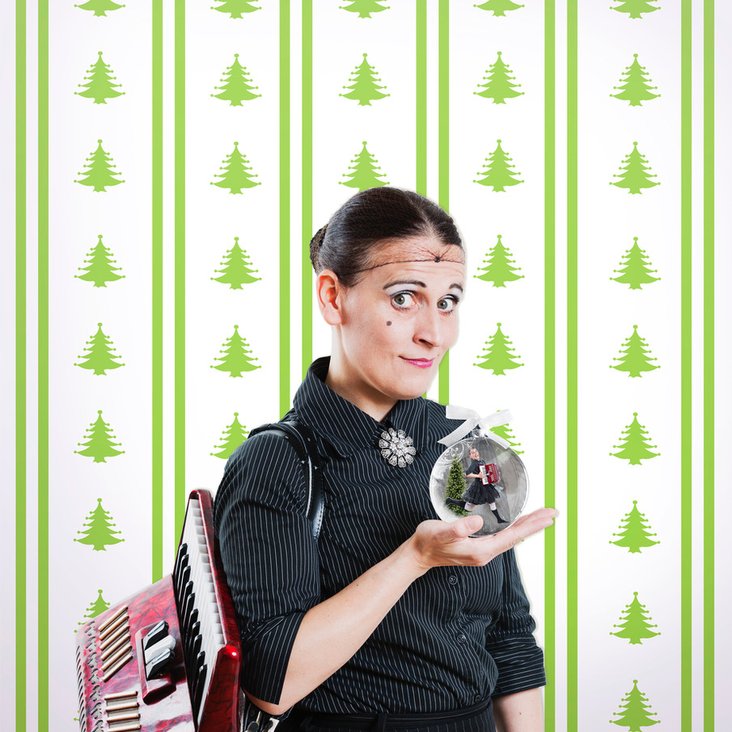 Carmela de Feo mit ihrem Weihnachtsprogramm