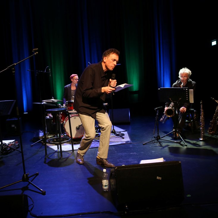 Timo Brunke live auf der Bühne